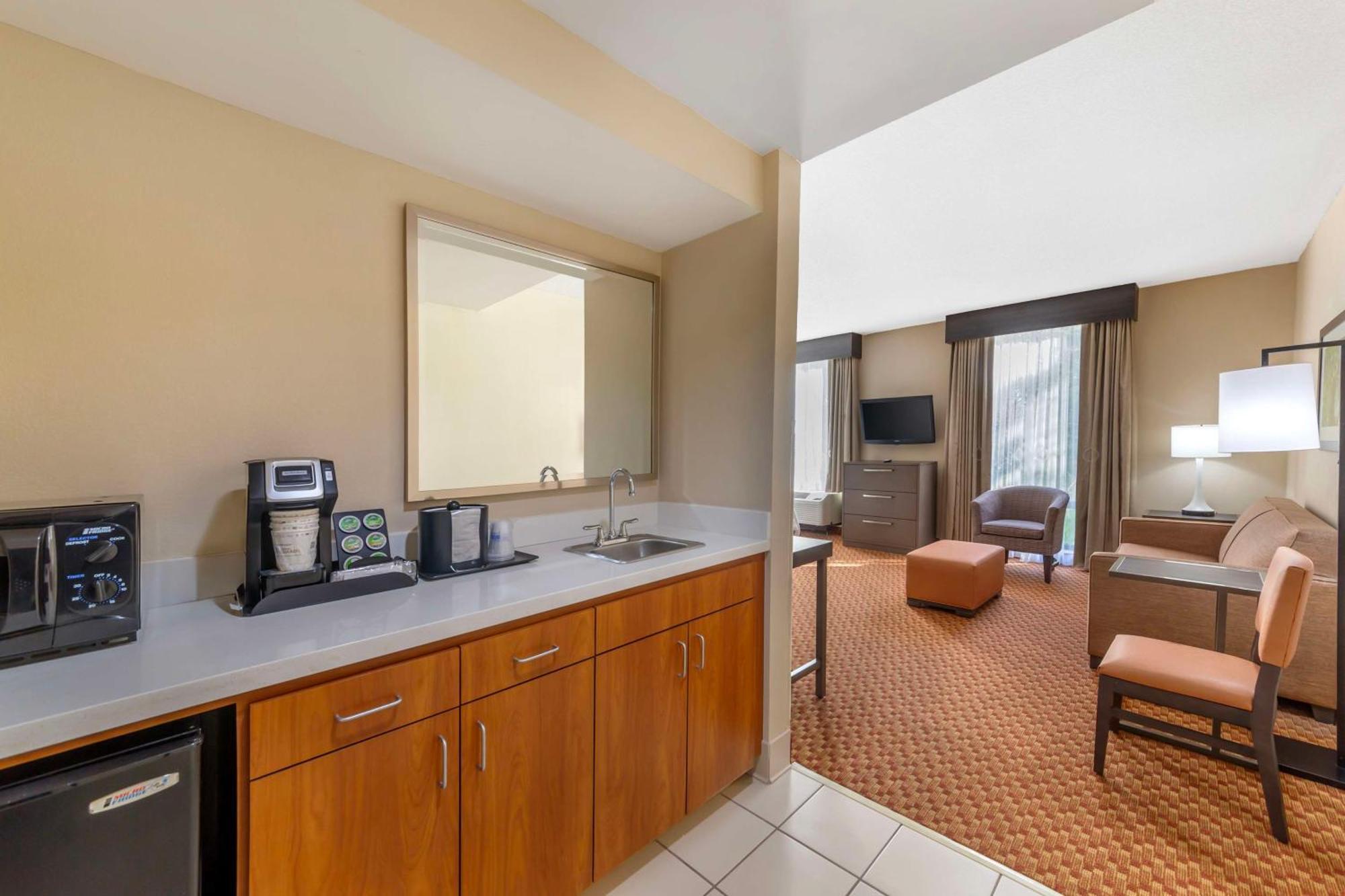 Best Western Plus Kendall Hotel & Suites The Crossings Εξωτερικό φωτογραφία